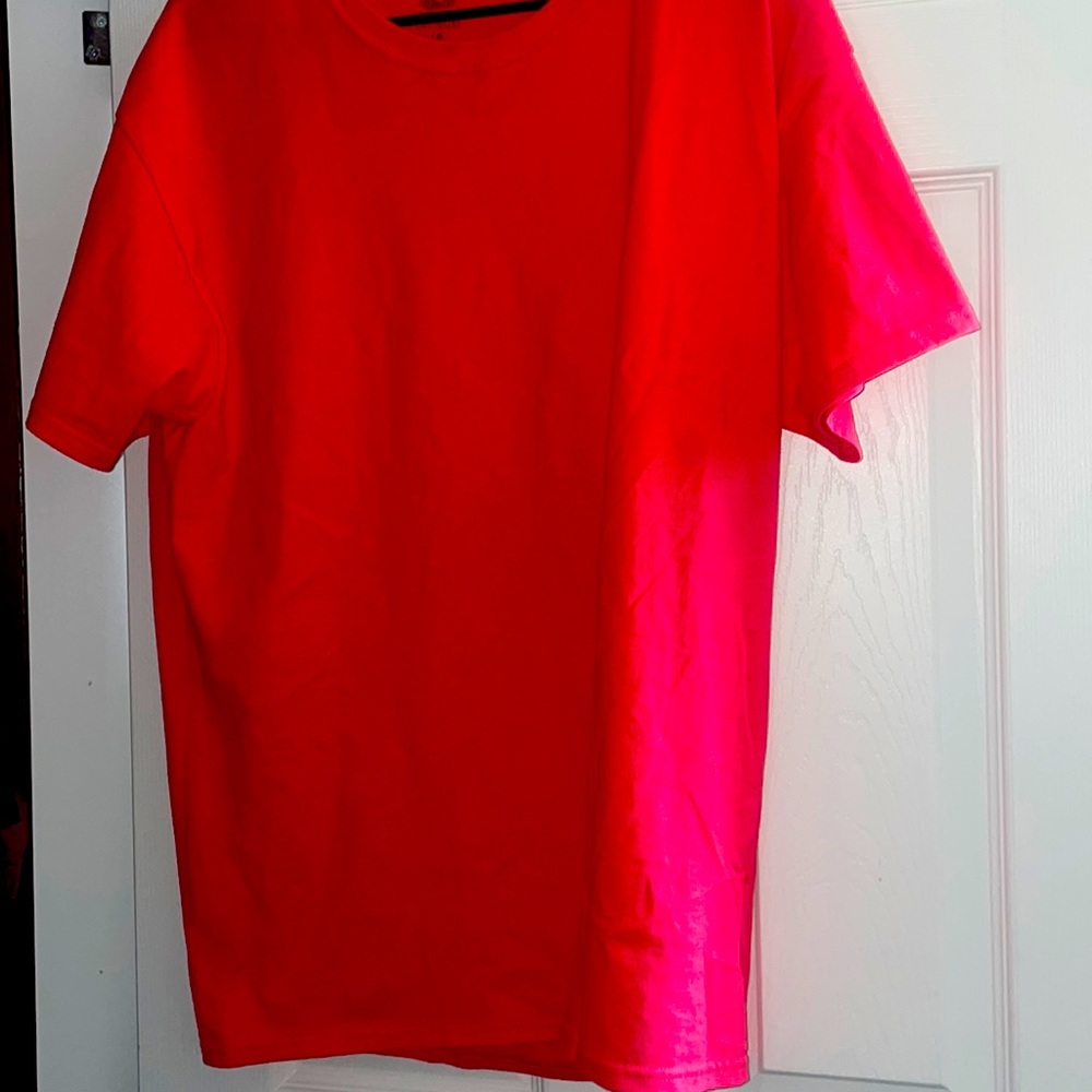 Plain pink t-shirt